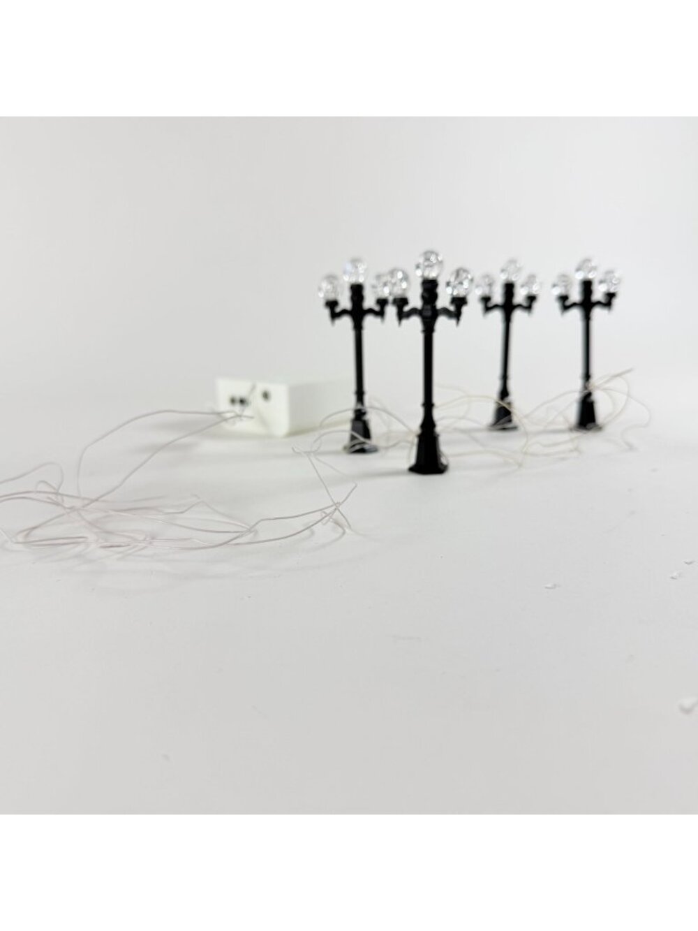 Dept 56 Village Boulevard Lampposts 52627 Set 4 Tested Working With Box
